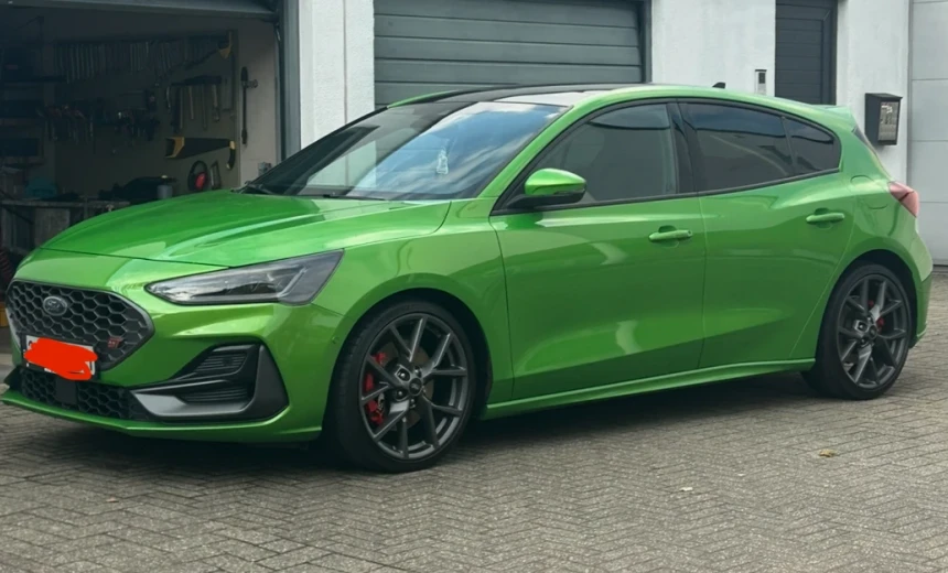 Ford Focus 2023 Gasoline Manual Image 1