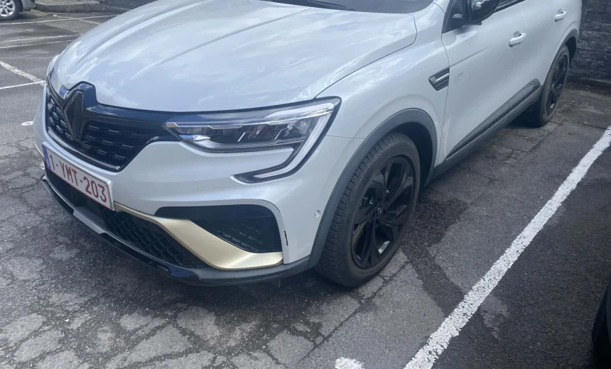 Renault Arkana 2023 Hybrid Electric/Gasoline Automatic Image 0