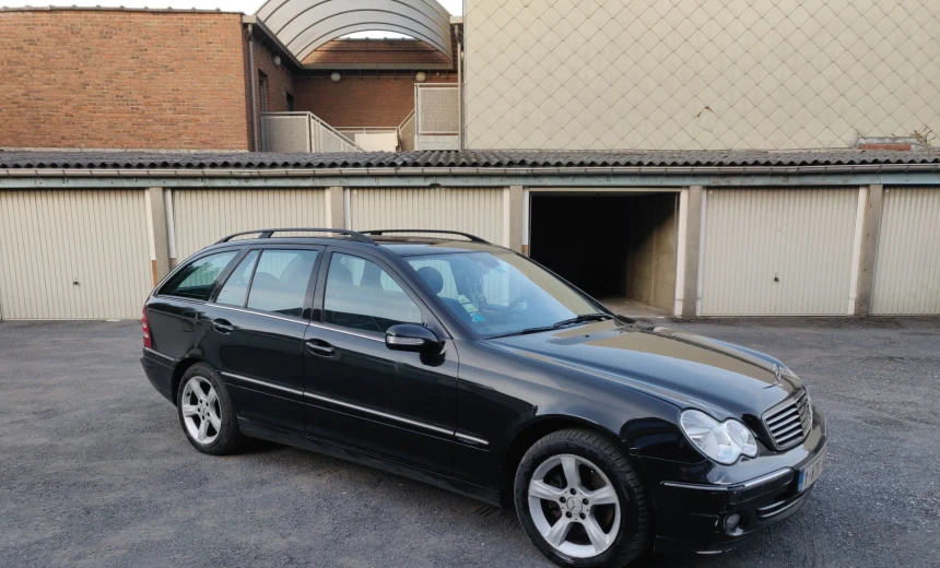 Mercedes-Benz C 200 2004 Diesel Manual Image 1