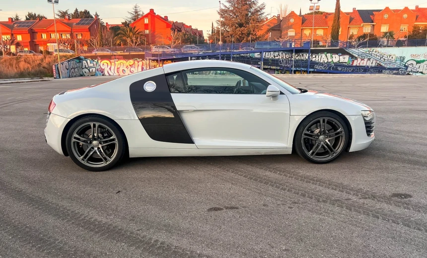 Audi R8 2012 Gasoline Automatic Image 1