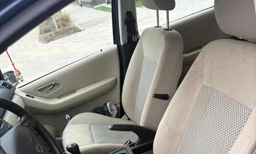 Mercedes-Benz A 150 2004 Gasoline Manual Image 7