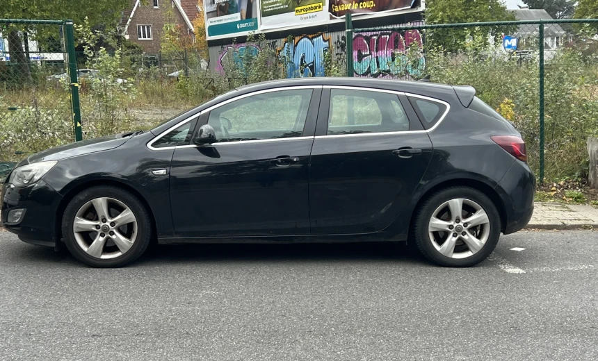Opel Astra 2011 Diesel Manual Image 0