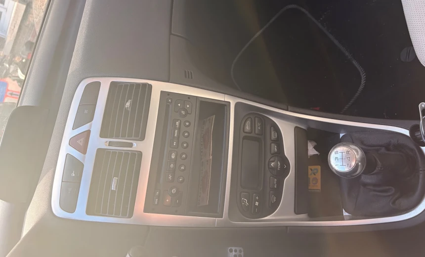 Peugeot 307 2005 Gasoline Manual Image 0