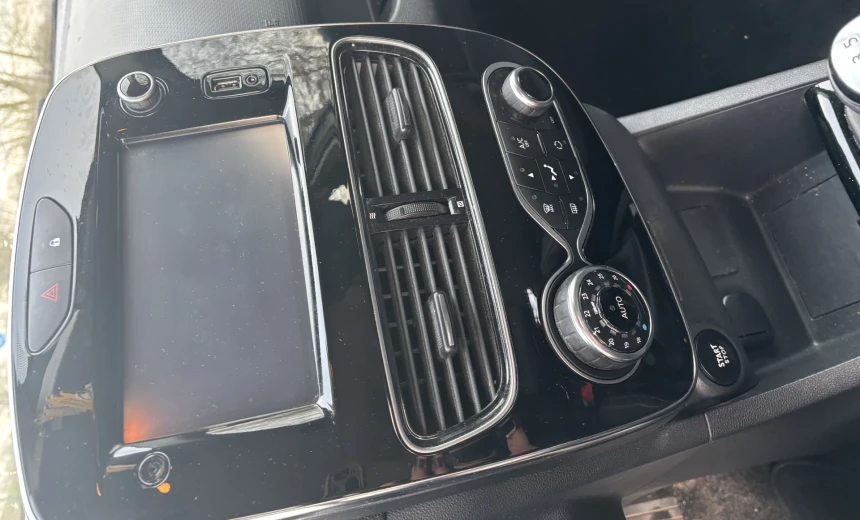 Renault Clio 2017 Gasoline Manual Image 10