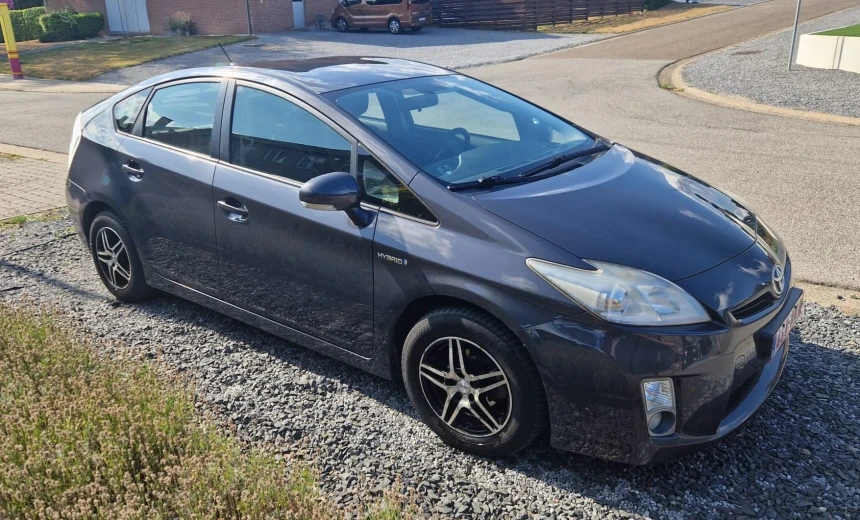 Toyota Prius 2010 Hybrid Electric/Gasoline Automatic Image 2