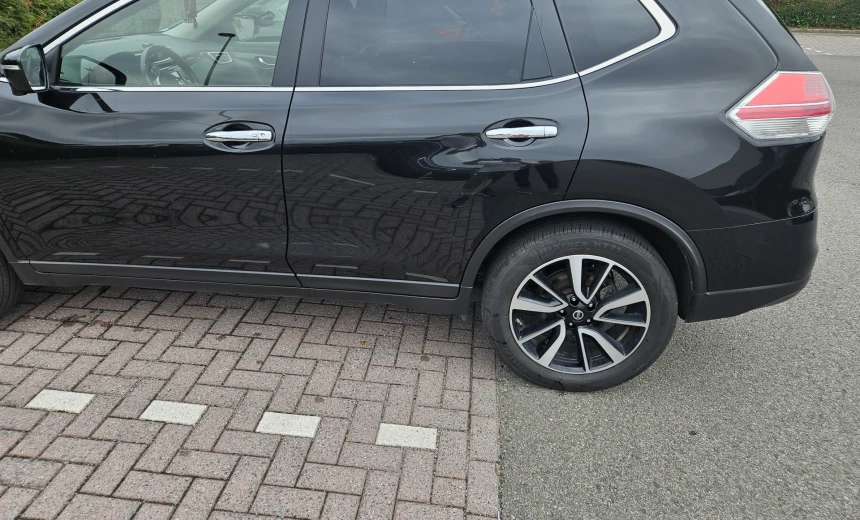 Nissan X-Trail 2016 Diesel Automatic Image 4