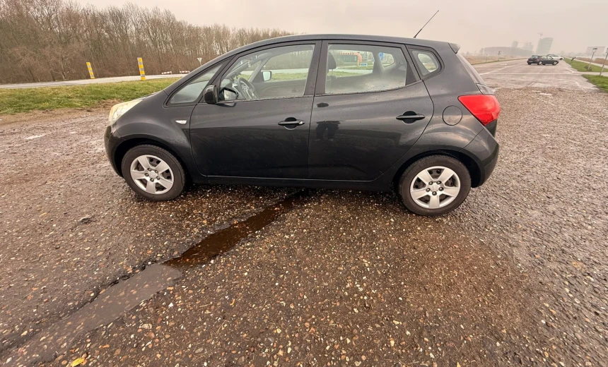 Kia Venga 2010 Gasoline Manual Image 3