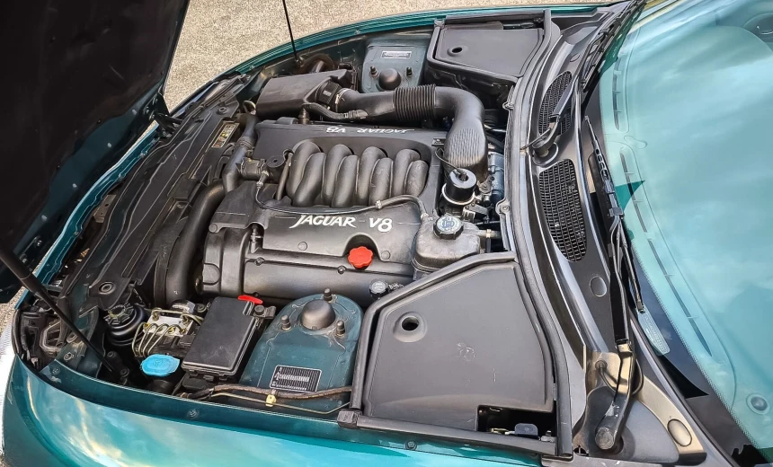 Jaguar XK8 1997 Gasoline Automatic Image 6