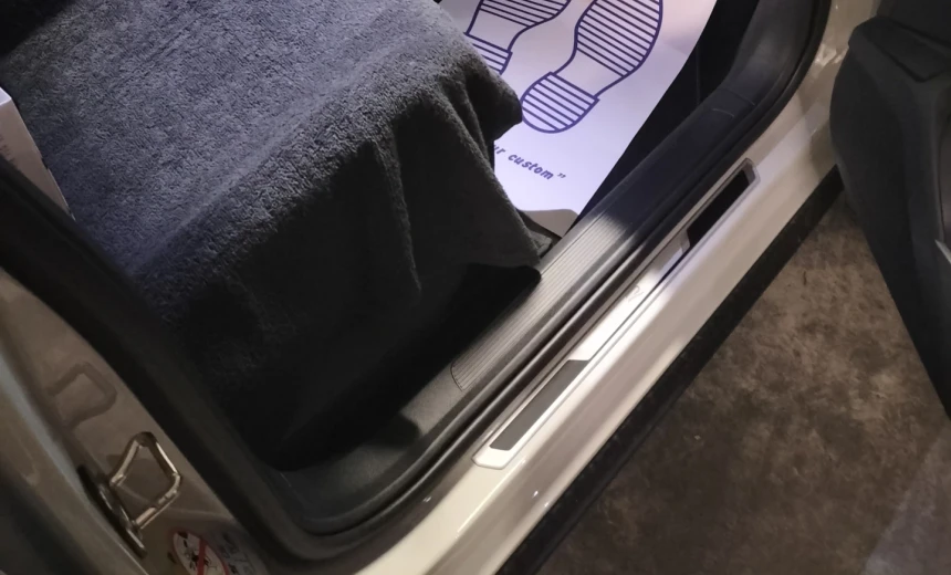 Volkswagen T-Roc 2025 Gasoline Automatic Image 9