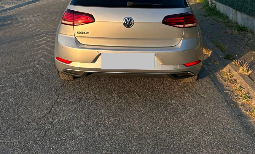 Volkswagen Golf 2018 Gasoline Automatic Image 1