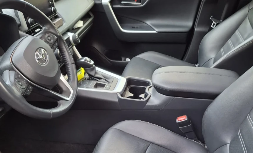 Toyota RAV 4 2020 Hybrid Electric/Gasoline Automatic Image 8