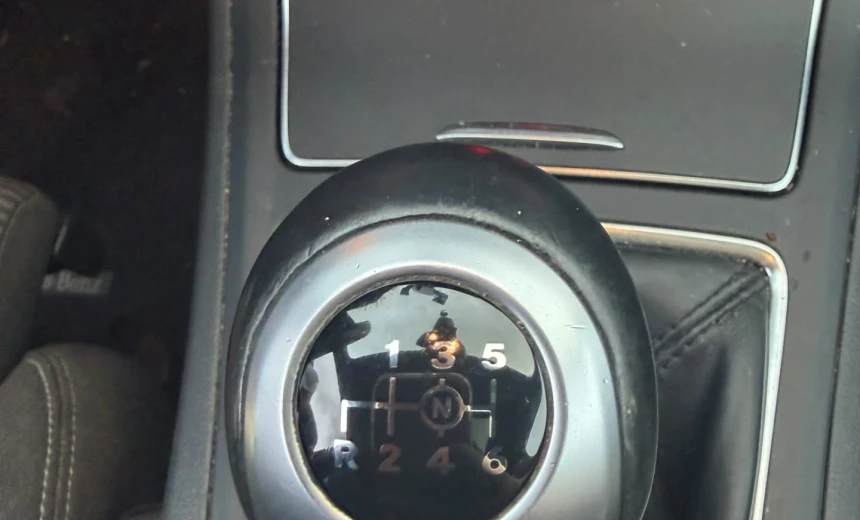 Mercedes-Benz B 180 2016 Gasoline Manual Image 9