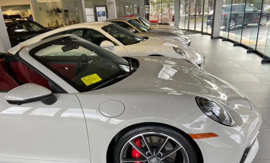 Porsche Macan 2020 Gasoline Manual Image 2