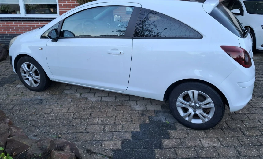 Opel Corsa 2012 Gasoline Manual Image 5