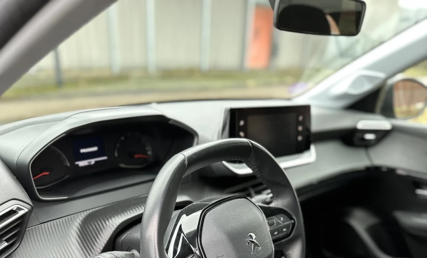 Peugeot 208 2021 Gasoline Manual Image 4