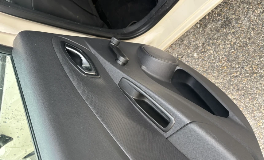 Renault Clio 2017 Gasoline Manual Image 4