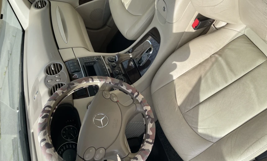 Mercedes-Benz CLK 220 2005 Diesel Automatic Image 5