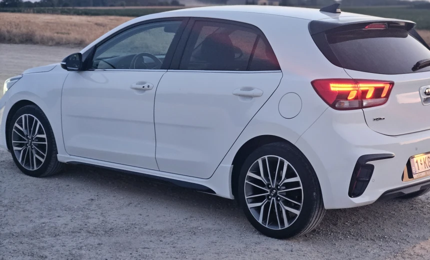 Kia Rio 2021 Gasoline Manual Image 3