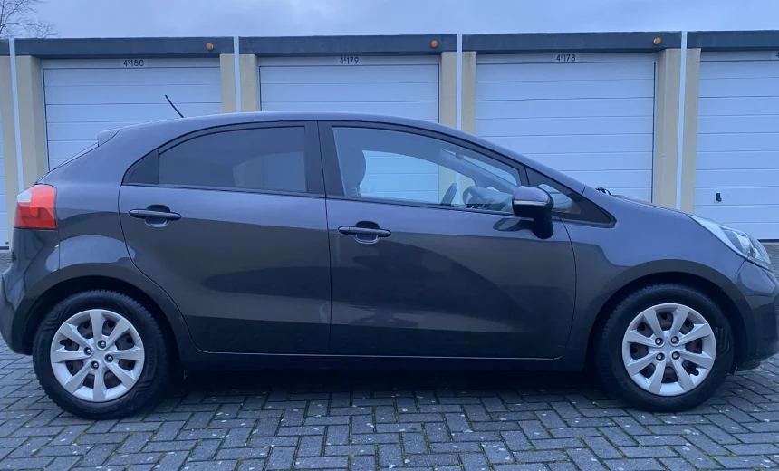 Kia Rio 2012 Gasoline Manual Image 2