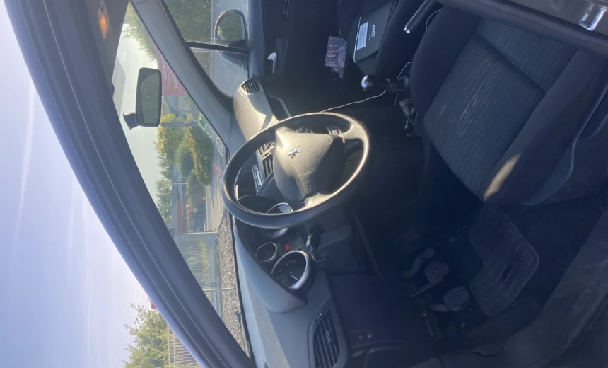 Renault Clio 2017 Gasoline Manual Image 12