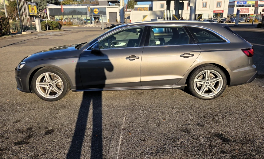 Audi A4 2021 Hybrid Electric/Diesel Automatic Image 4