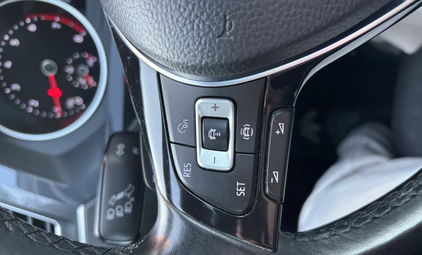 Volkswagen Tiguan 2019 Gasoline Automatic Image 9