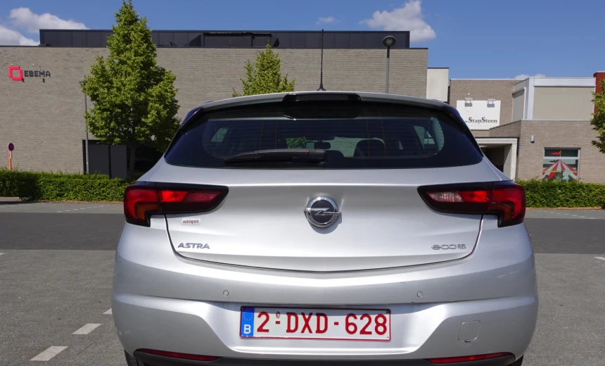 Opel Astra 2016 Gasoline Automatic Image 9