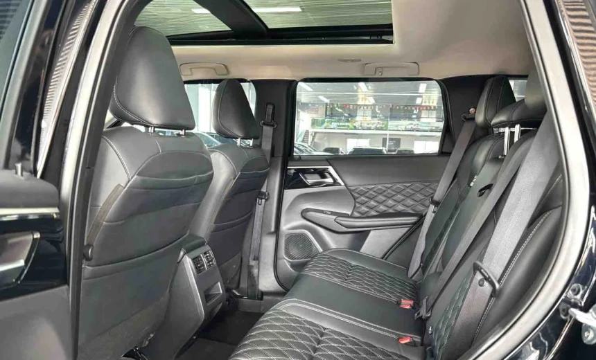 Mitsubishi Outlander 2023 Gasoline Automatic Image 6