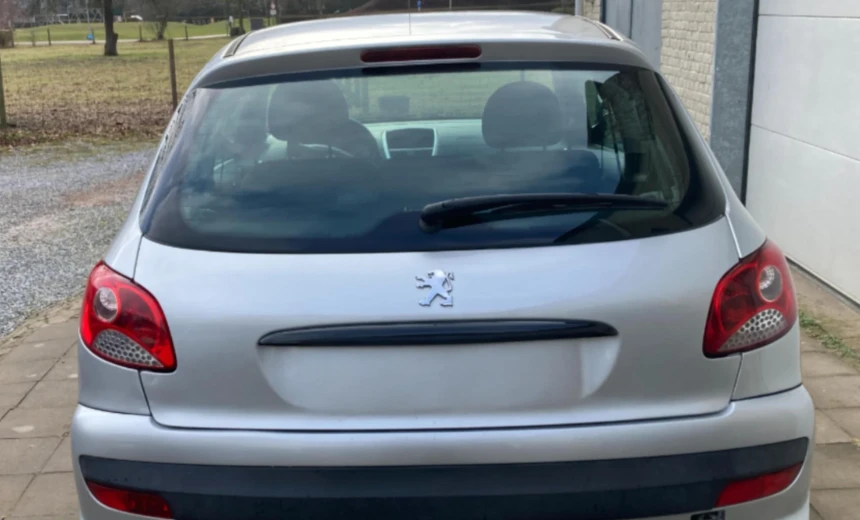 Peugeot 206 2011 Gasoline Manual Image 4