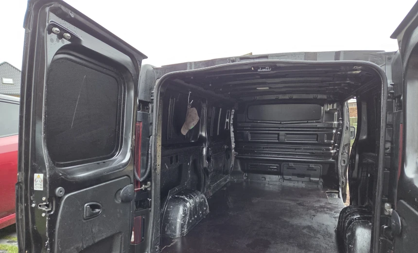 Renault Trafic 2024 Diesel Manual Image 8