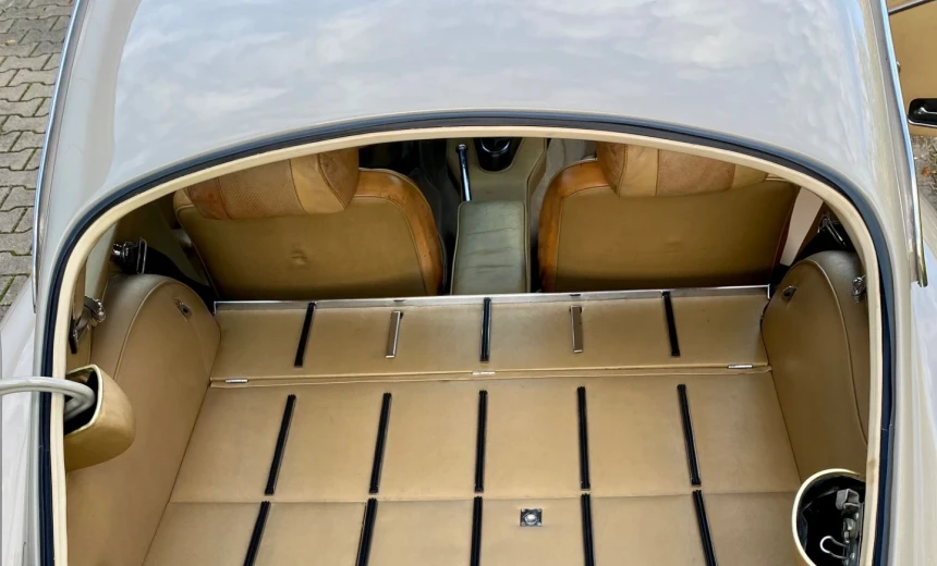 Jaguar E-Type 1970 Gasoline Manual Image 10