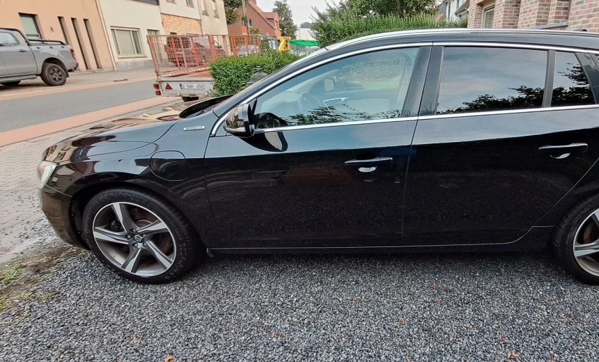 Volvo V60 2013 Hybrid Electric/Diesel Automatic Image 5