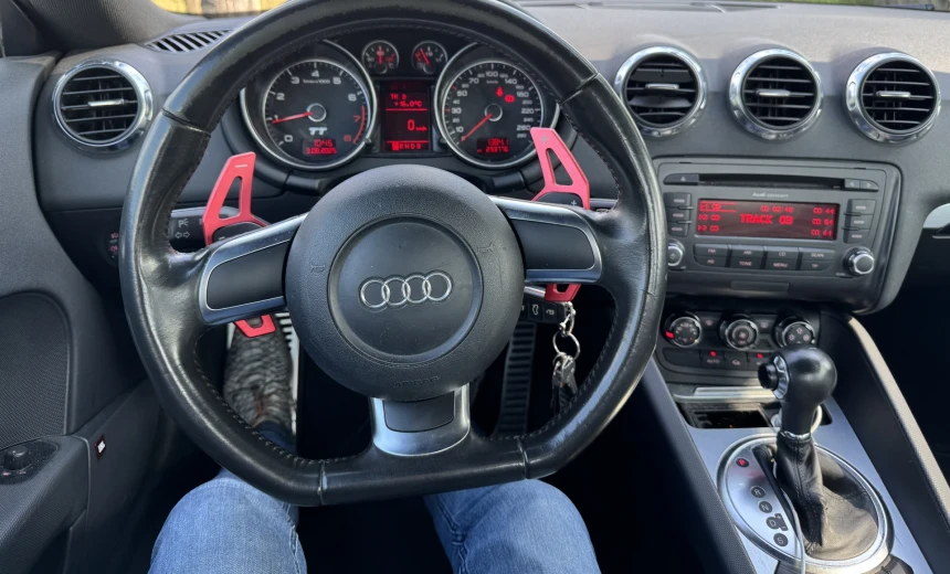 Audi TT 2007 Gasoline Automatic Image 14