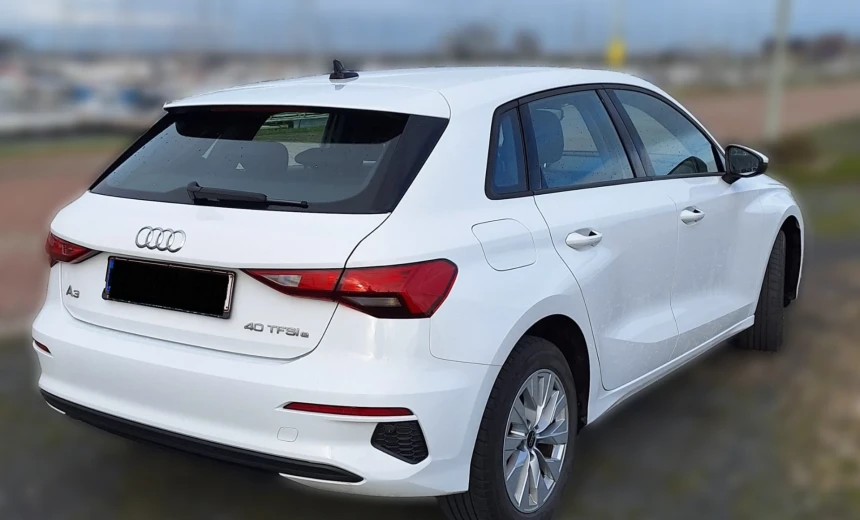 Audi A3 2022 Hybrid Electric/Gasoline Automatic Image 2