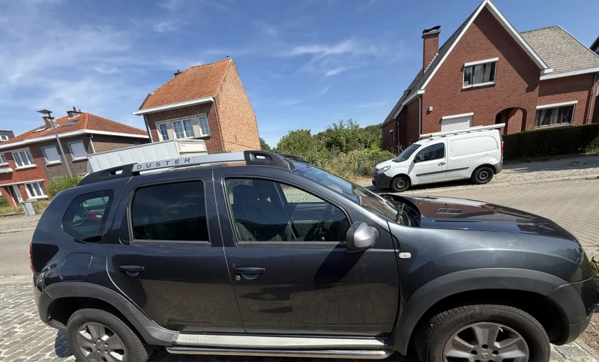 Dacia Duster 2015 Gasoline Manual Image 1