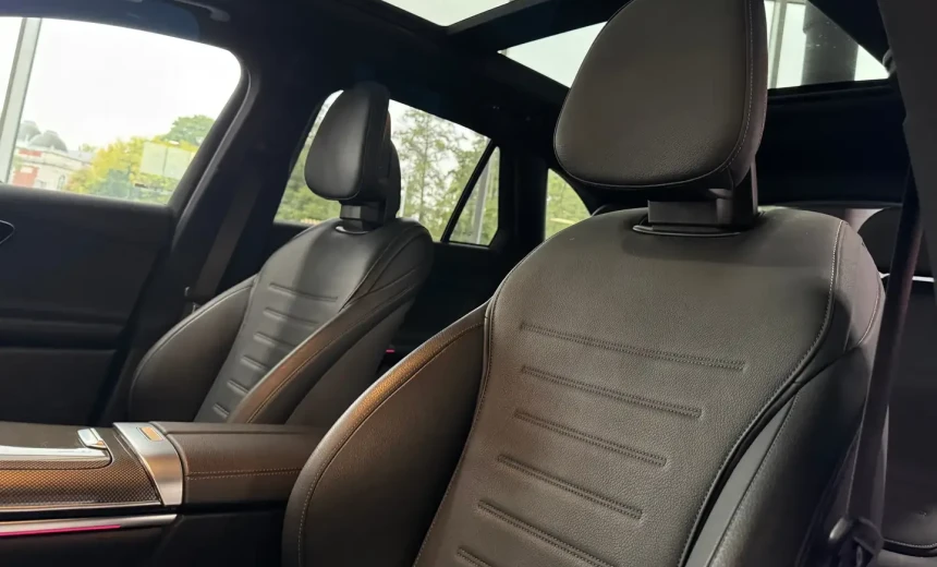 Mercedes-Benz GLC 300 2023 Hybrid Electric/Diesel Automatic Image 8