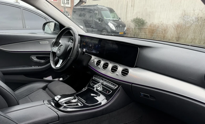 Mercedes-Benz E 230 2017 Gasoline Automatic Image 3