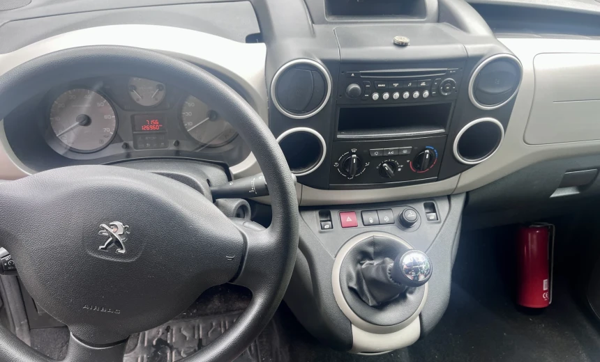 Peugeot Partner 2017 Gasoline Manual Image 2