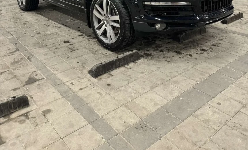 Audi Q7 2012 Gasoline Automatic Image 4