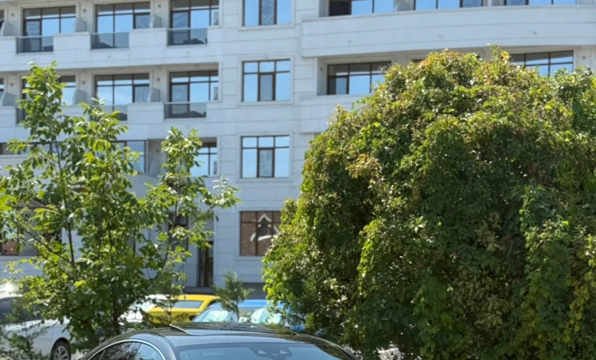 Mercedes-Benz CLS 300 2018 Diesel Automatic Image 1