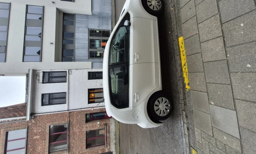 Volkswagen up! 2016 Gasoline Manual Image 9