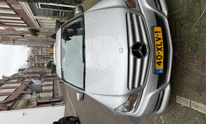 Mercedes-Benz C 180 2011 LPG Manual Image 0