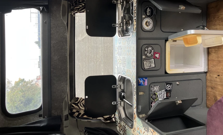 Mitsubishi Delica 1991 Diesel Automatic Image 9