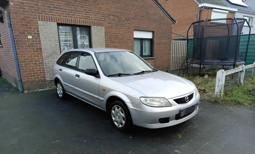 Mazda 323 2001 Gasoline Manual Image 5