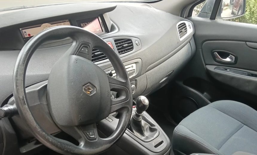 Renault Scenic 2010 Diesel Manual Image 5