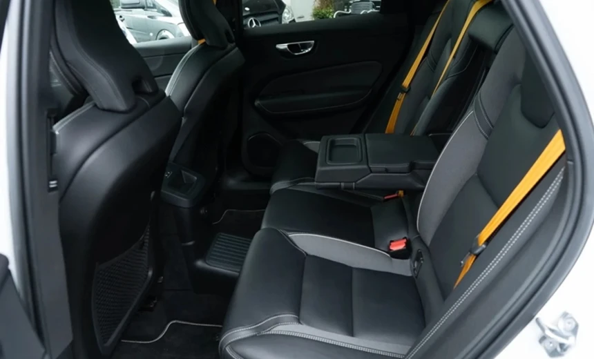Volvo XC60 2020 Hybrid Electric/Gasoline Automatic Image 5