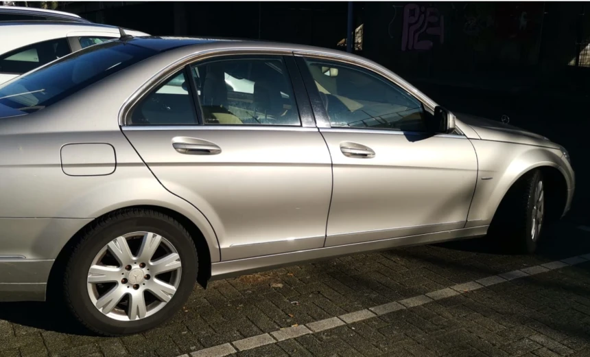 Mercedes-Benz C 230 2008 Gasoline Manual Image 1