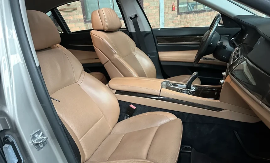 BMW 750 2010 Gasoline Automatic Image 8