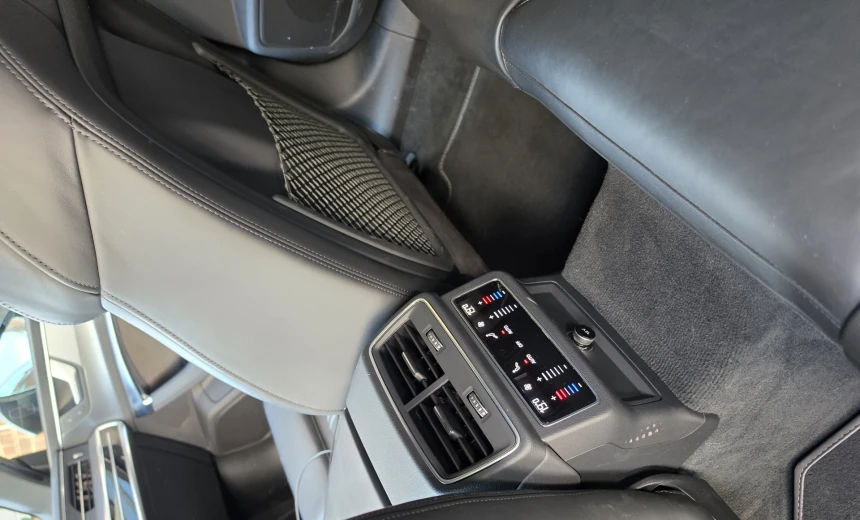 Audi A7 2020 Hybrid Electric/Gasoline Automatic Image 12