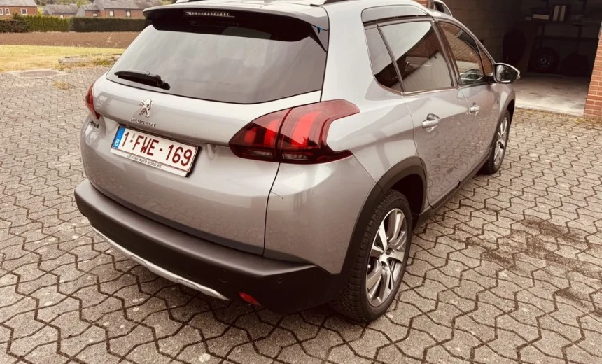 Peugeot 2008 2018 Gasoline Manual Image 3